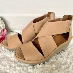 Clarks Artisan Clarene Glamor Wedge-Size 7